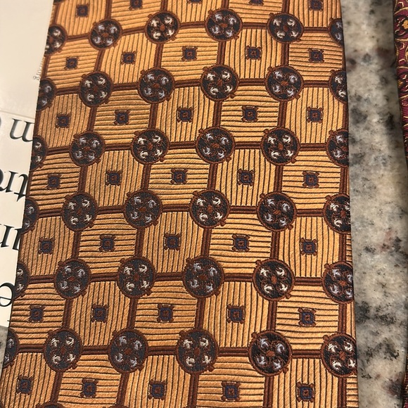 Set of two (2) Metropolitan Museum of Art ties - Picture 7 of 7